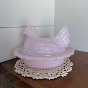 Mosser Crown Tuscan Pink Hen On Nest!